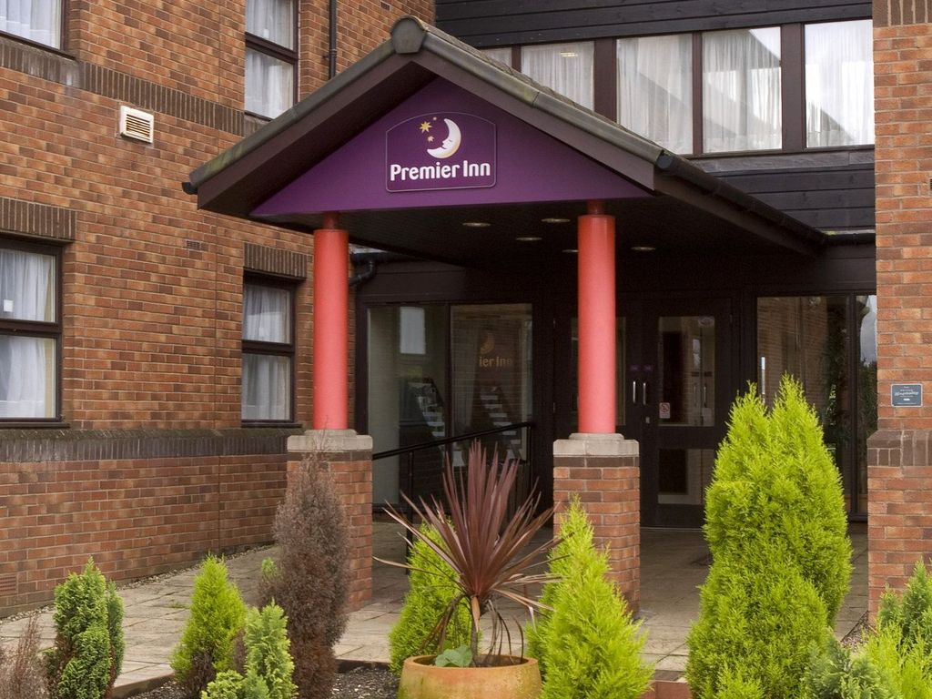 Jct3) Premier Inn Livingston (M8