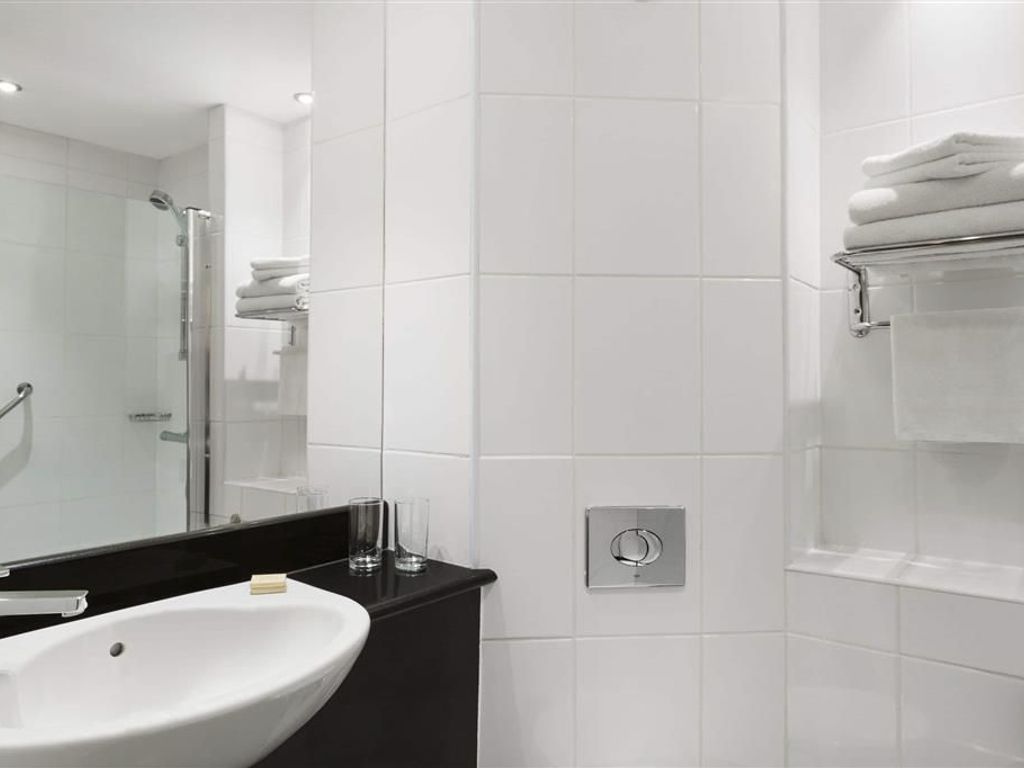 Ramada by Wyndham Hounslow - Heathrow East