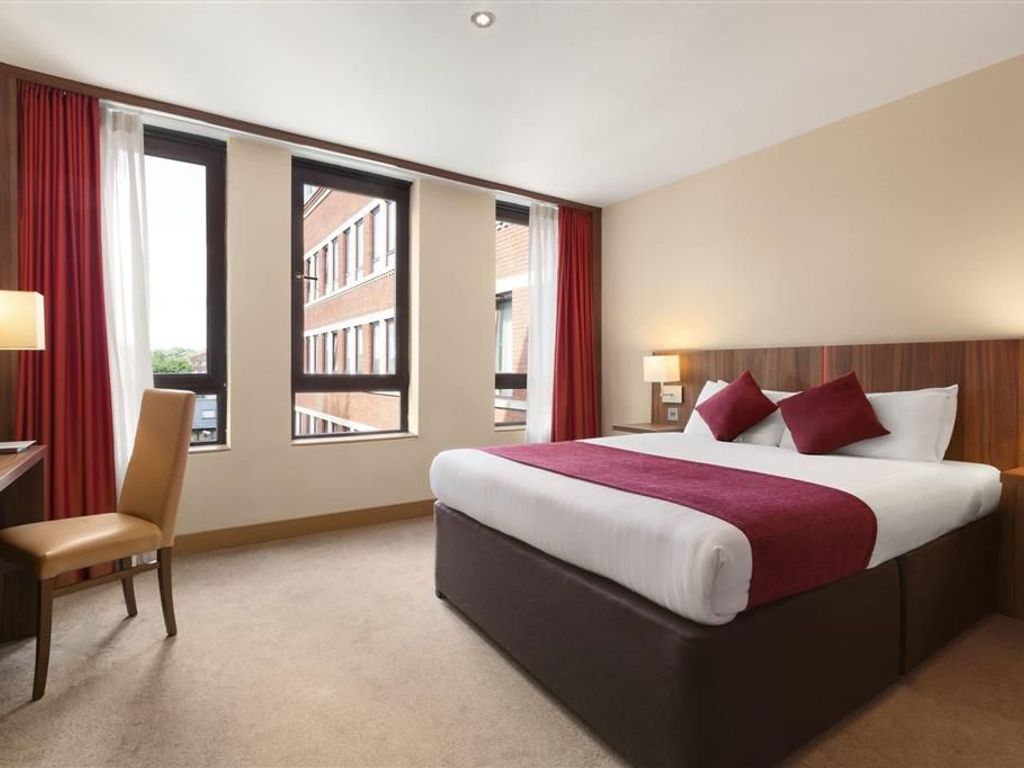 Ramada by Wyndham Hounslow - Heathrow East