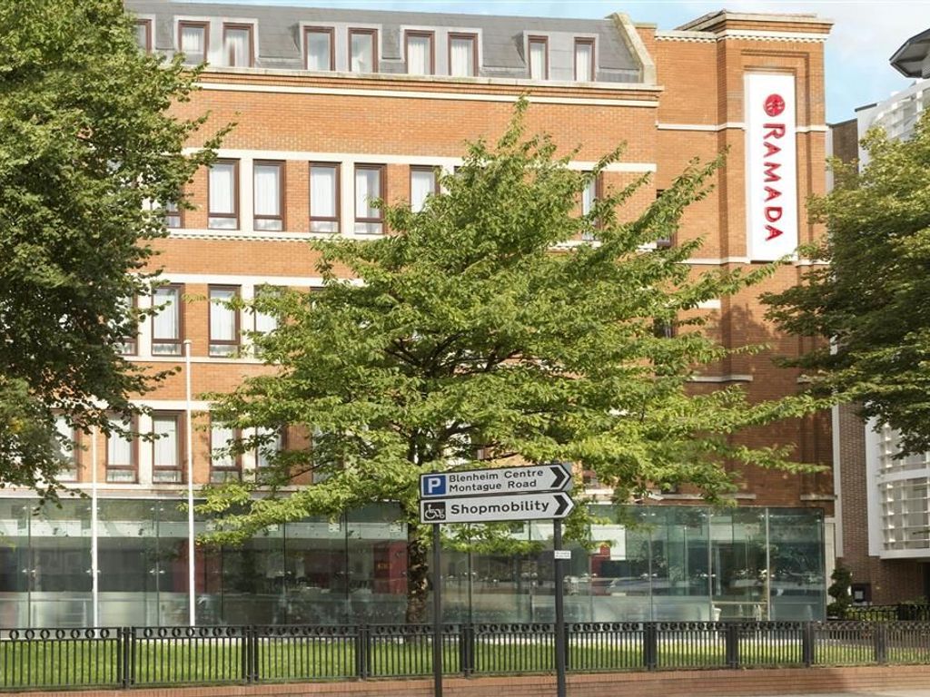 Ramada by Wyndham Hounslow - Heathrow East