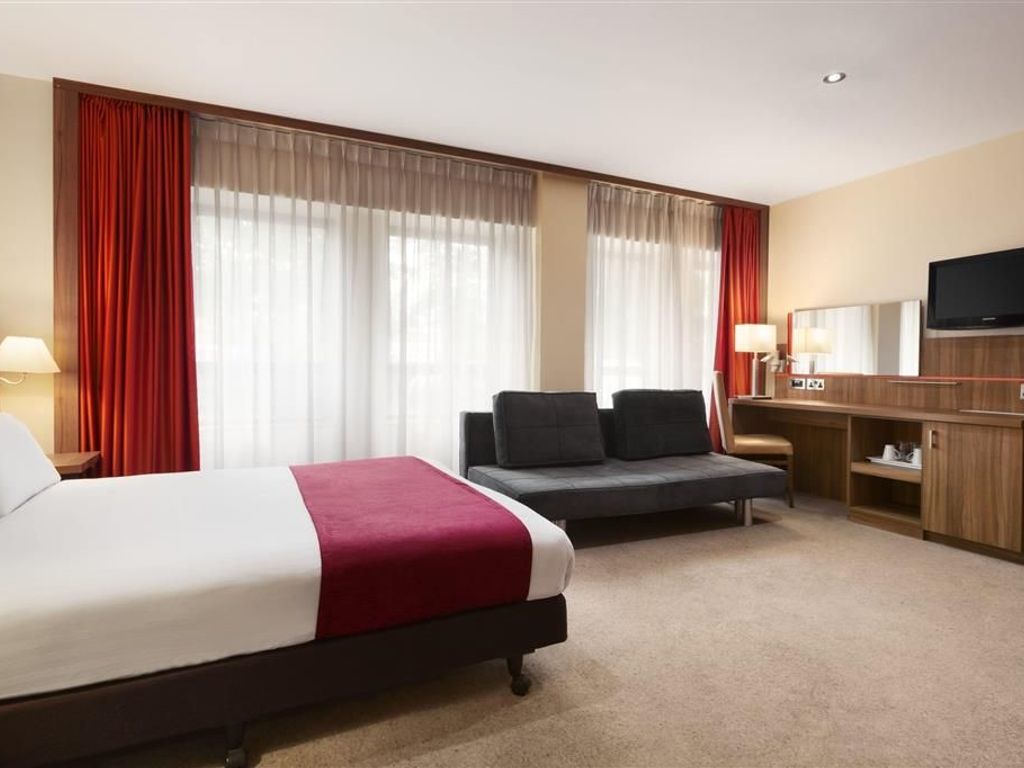 Ramada by Wyndham Hounslow - Heathrow East