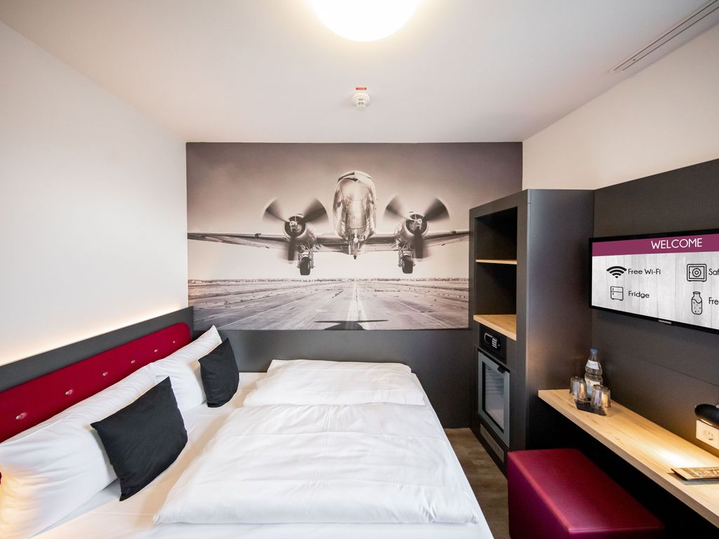 SMARTY Airport Cologne Hotel