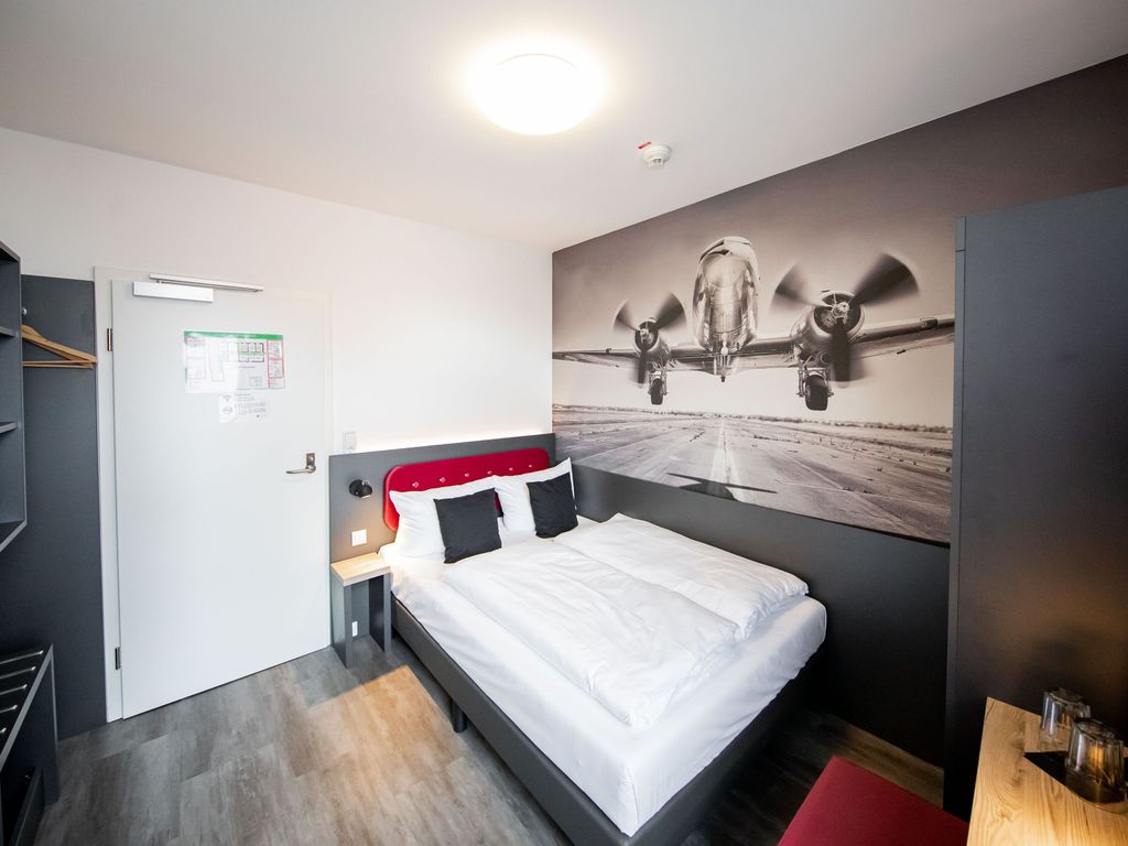 SMARTY Airport Cologne Hotel