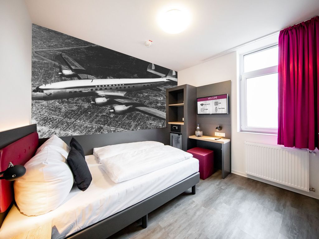 SMARTY Airport Cologne Hotel