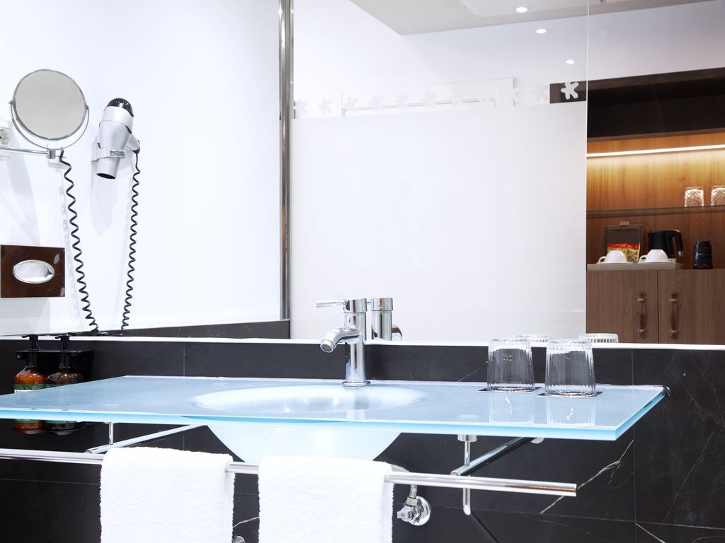 voco MADRID - LAS TABLAS by IHG