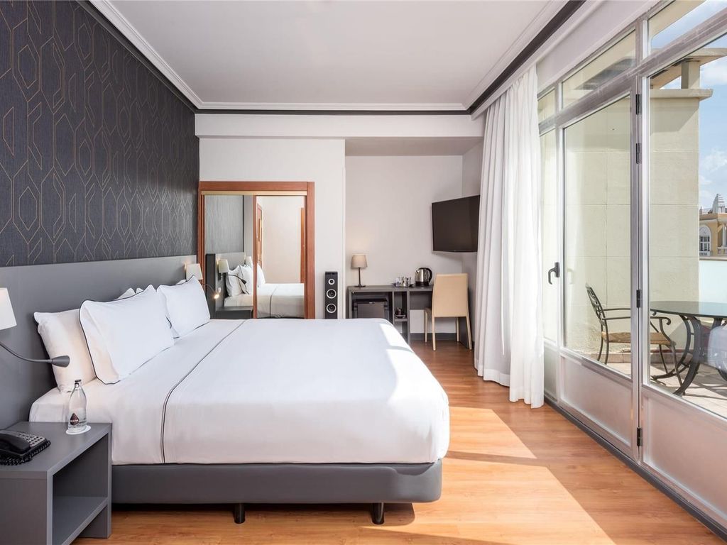 Hotel Madrid Plaza Espana Affiliated by Melia