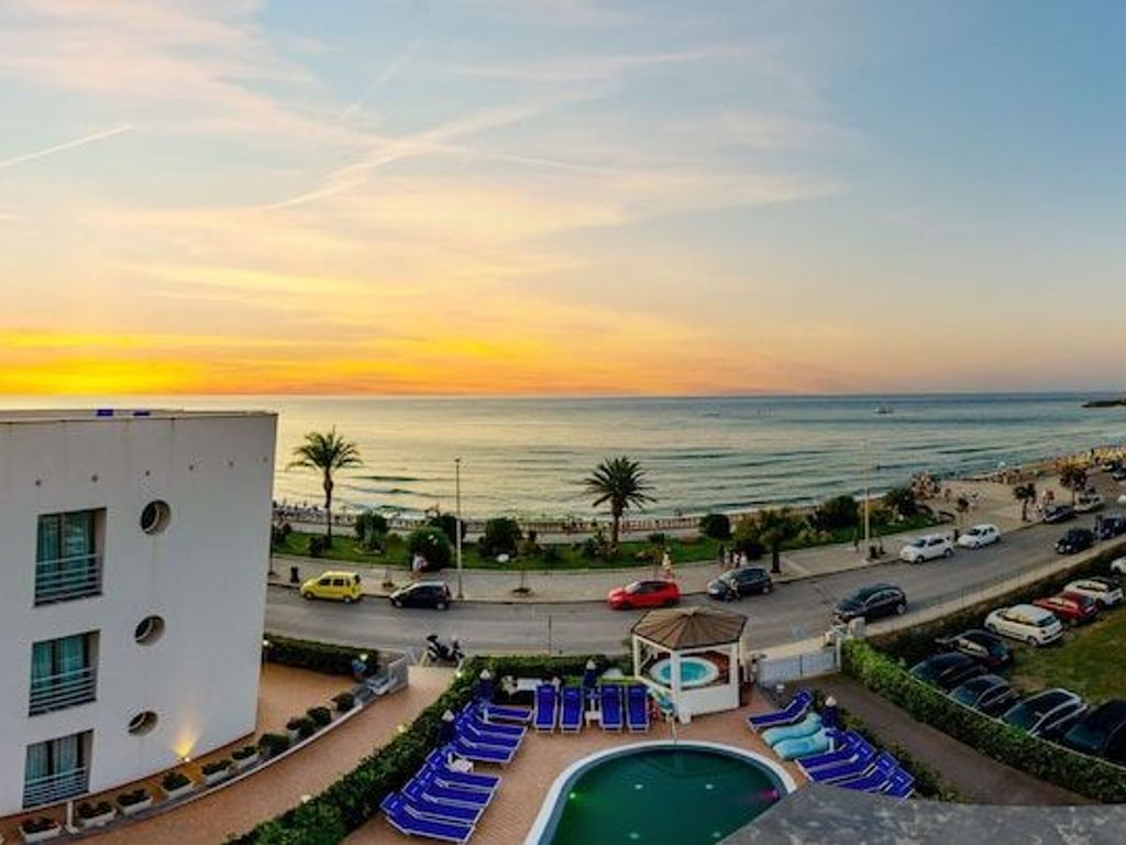 Astro Suite Hotel