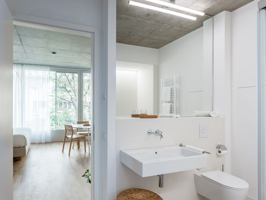 Carlotta Apartments