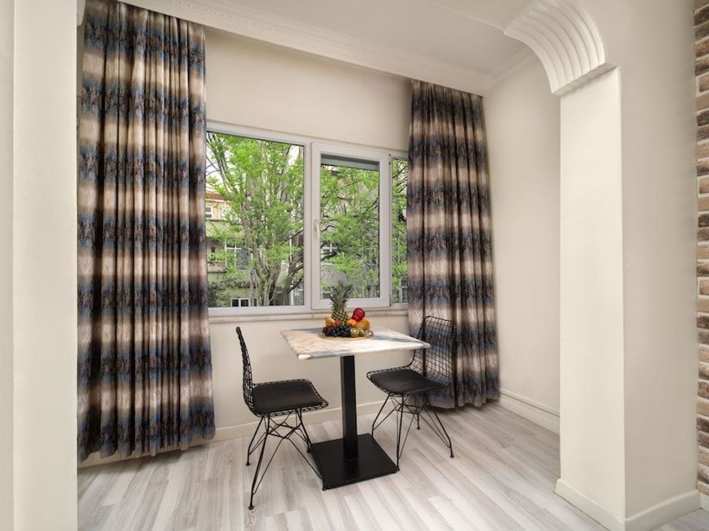 Istanbul Hotel & Suites