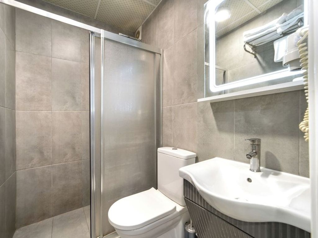 Istanbul Hotel & Suites