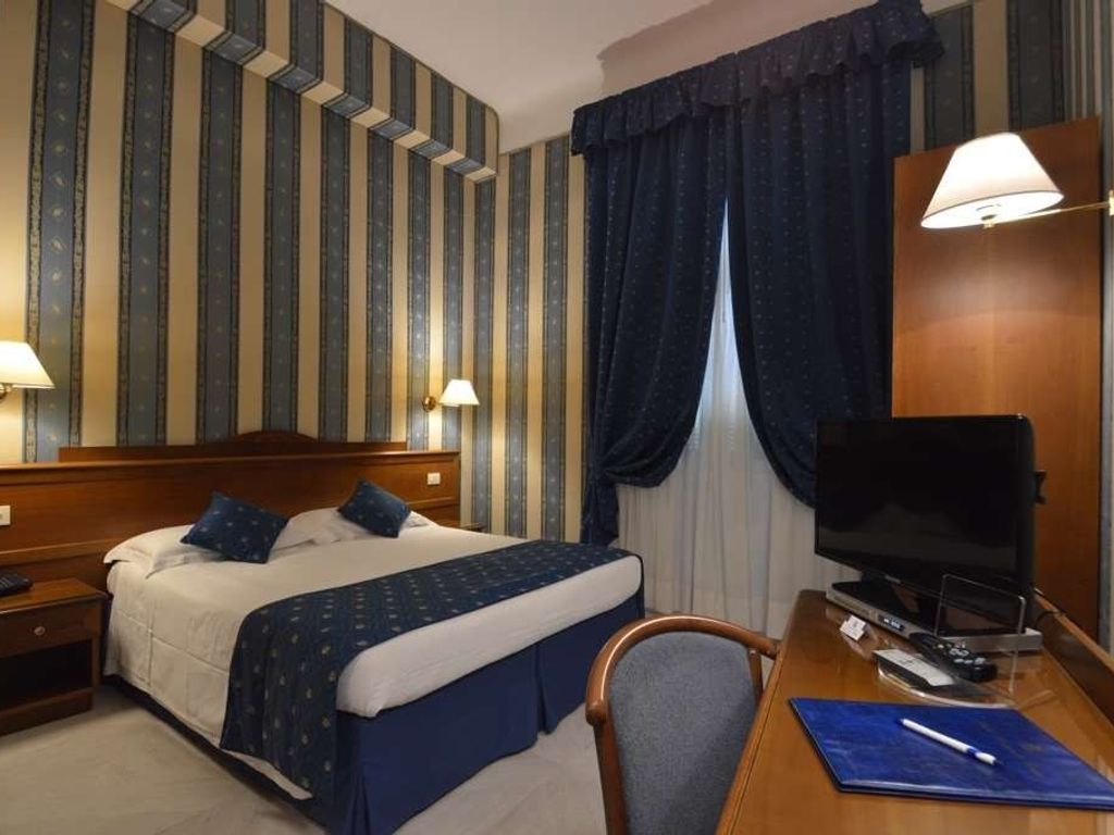 HOTEL MONTECARLO