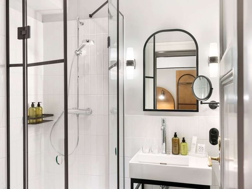 Hotel Astoria Vienna Curio Collection by Hilton