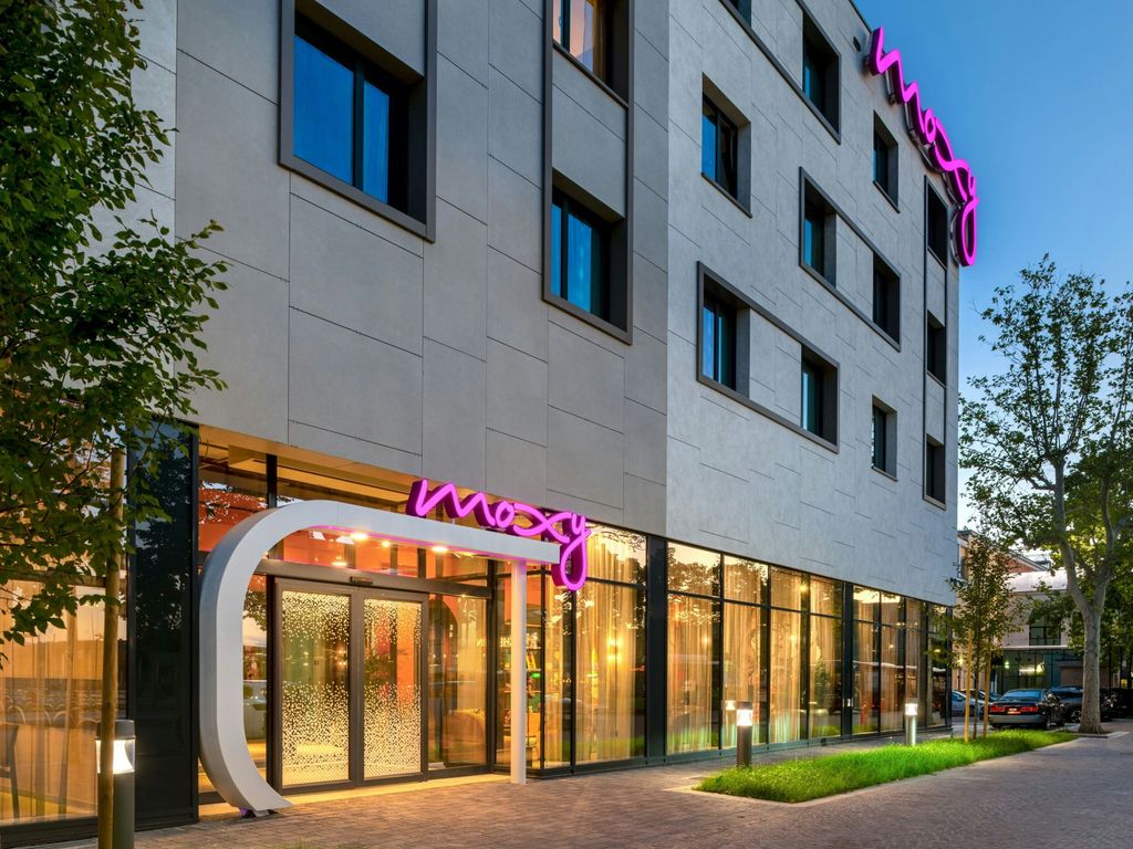 Moxy Verona