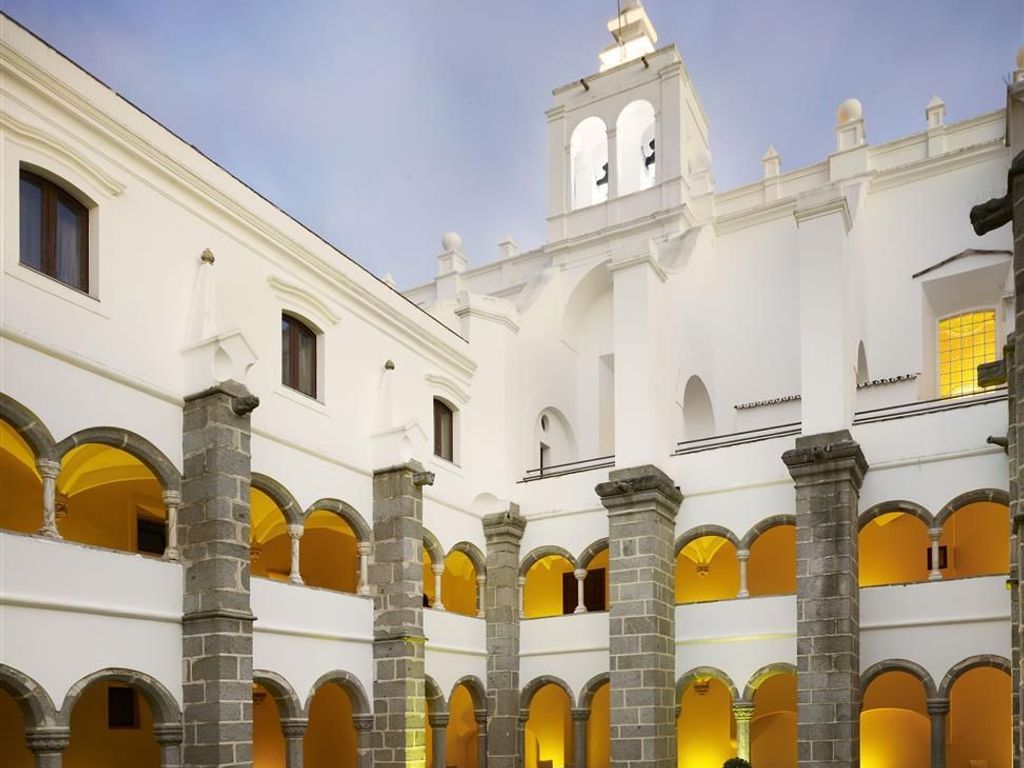 Convento do Espinheiro Hotel & SPA Evora