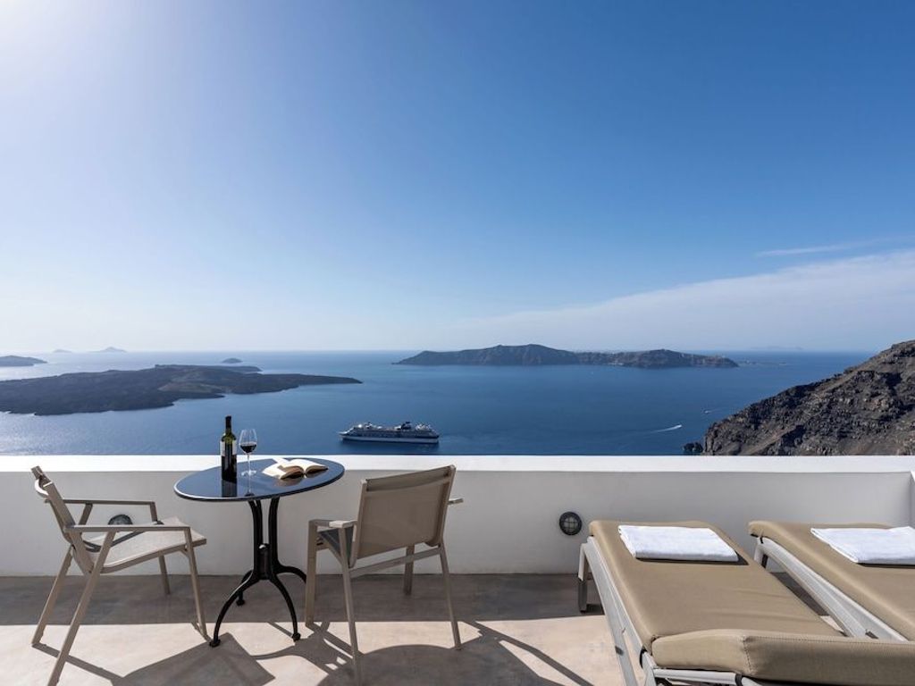 Cliff Side Suites