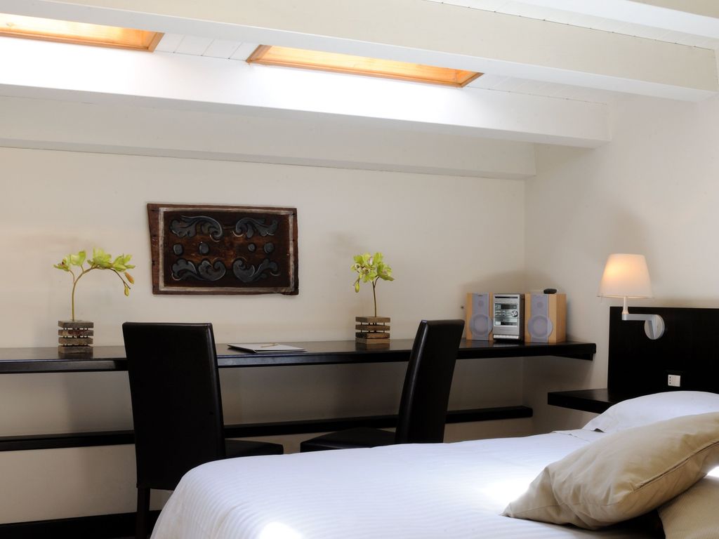Ucciardhome Hotel