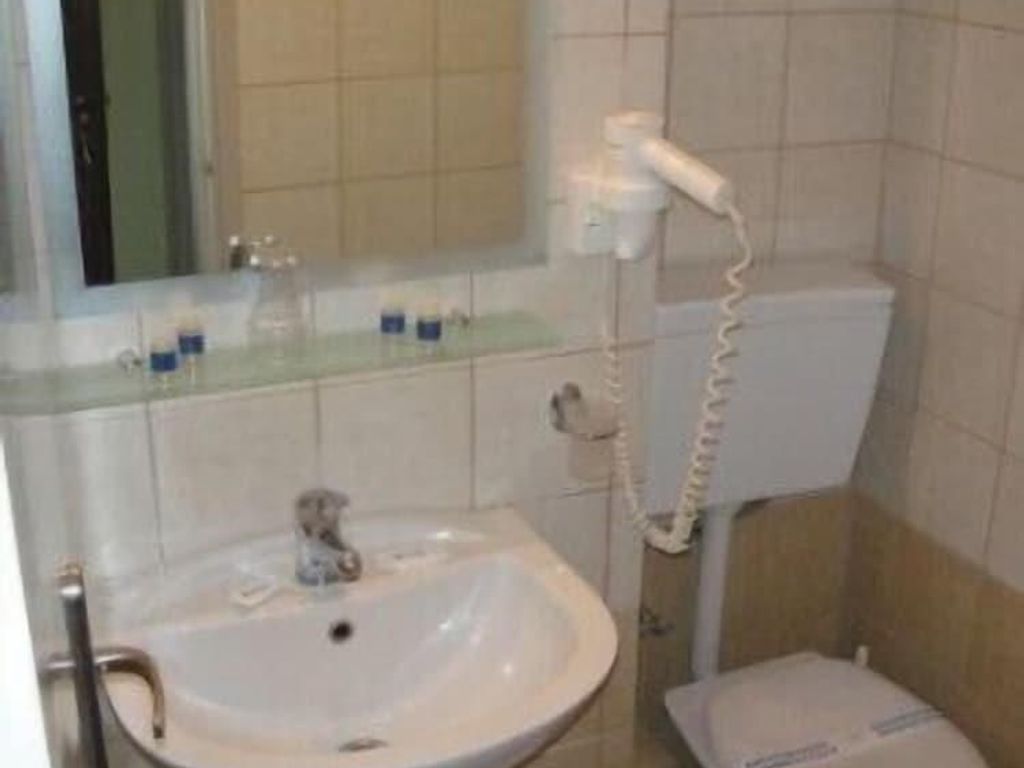 Alexandros Hotel