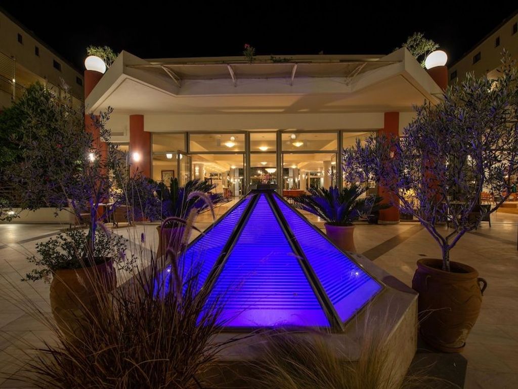 Hydramis Palace Beach Resort