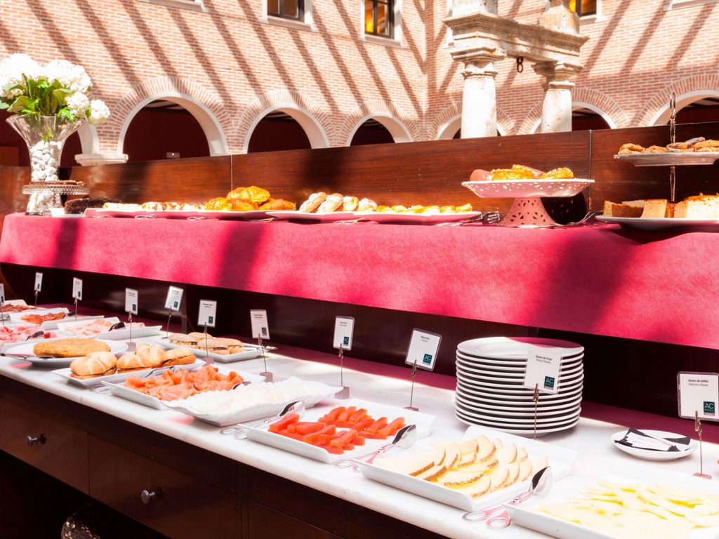 AC Hotels by Marriott Hotel Palacio de Santa Ana