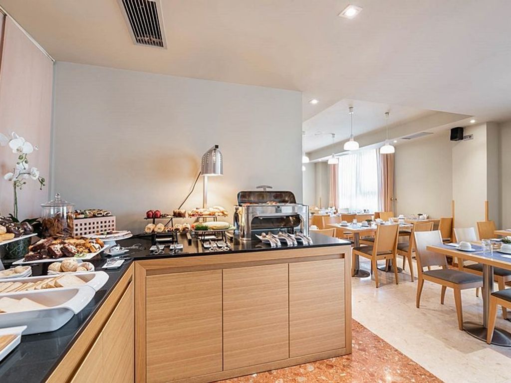 EXE APARTHOTEL CAMPUS SAN MAMES