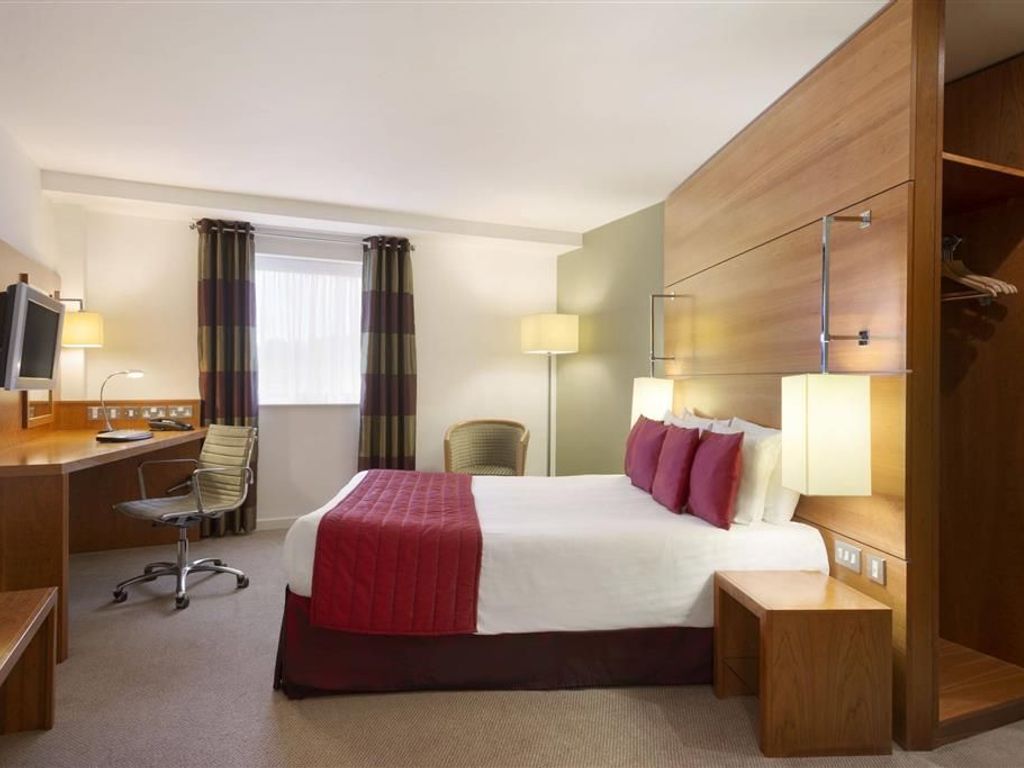 Ramada Plaza by Wyndham Wrexham