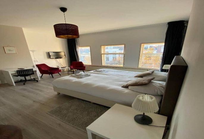 Hotel La Noire - Delft City Centre
