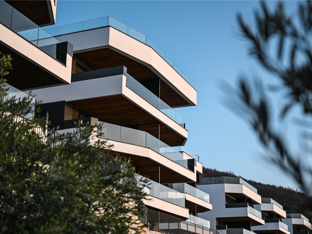 Sealeven Hotel And Residences