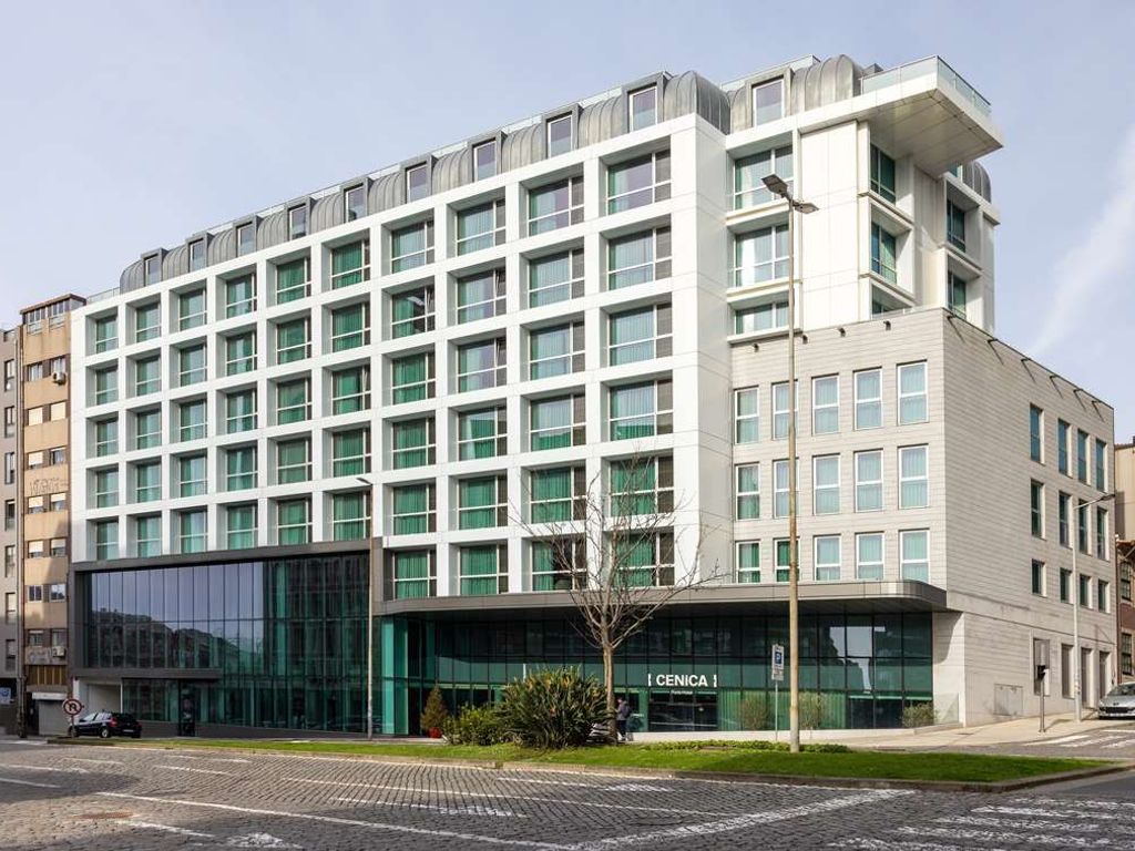 Cenica Porto Hotel Curio Collection by Hilton