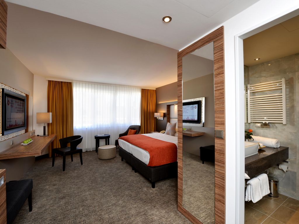 Best Western Plus Delta Park