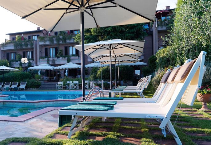 Relais Santa Chiara Hotel