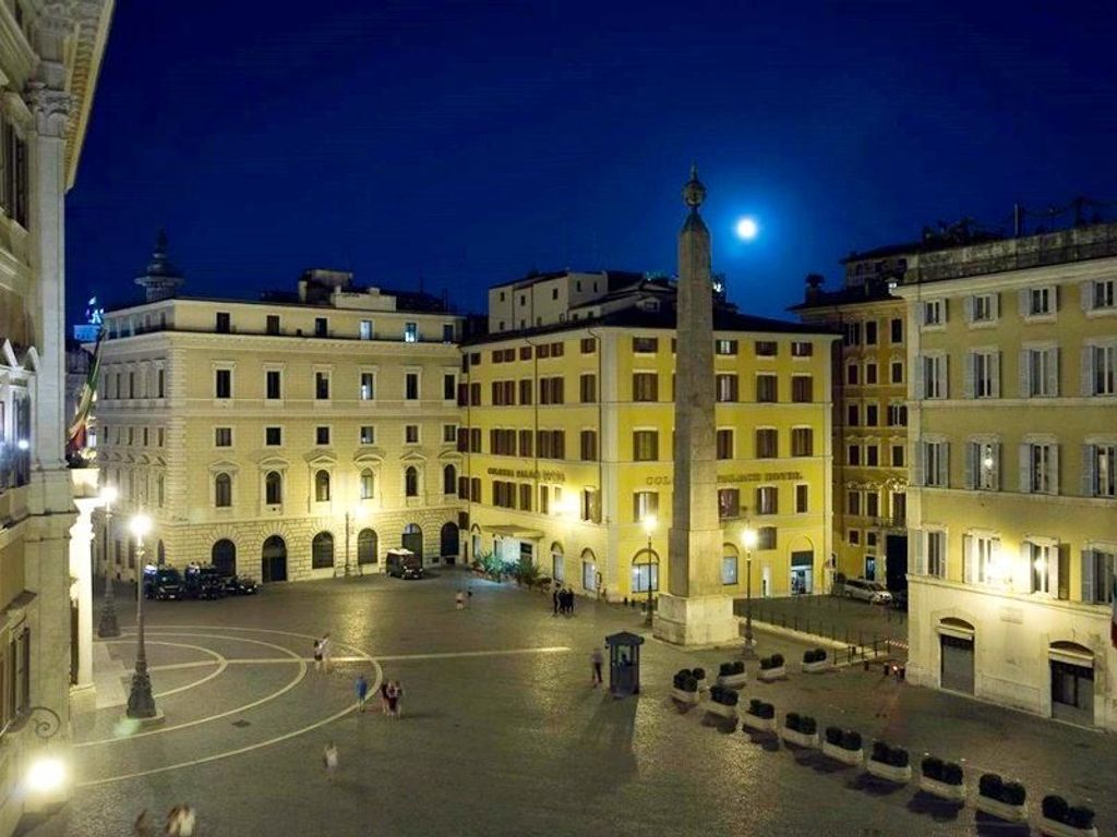 COLONNA PALACE