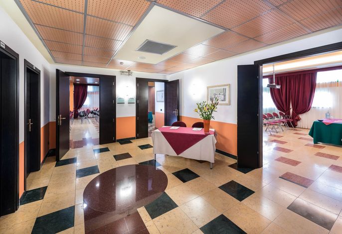 West Point Airport Hotel – Foto 2