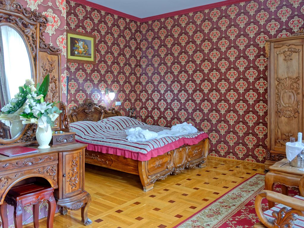 Fried Castle Hotel Resort