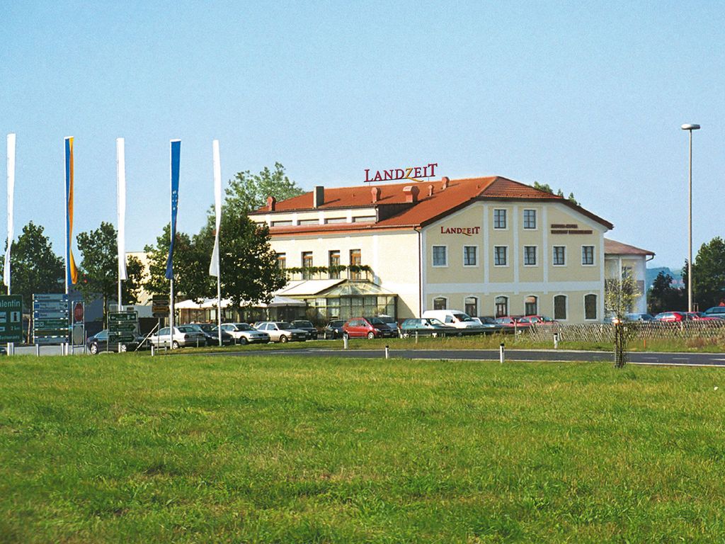 Landzeit Autobahn & Motor-Hotel St. Valentin