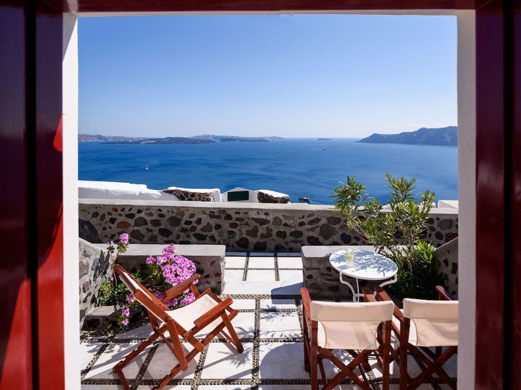 Nikos Villas Hotel in Oia Santorini