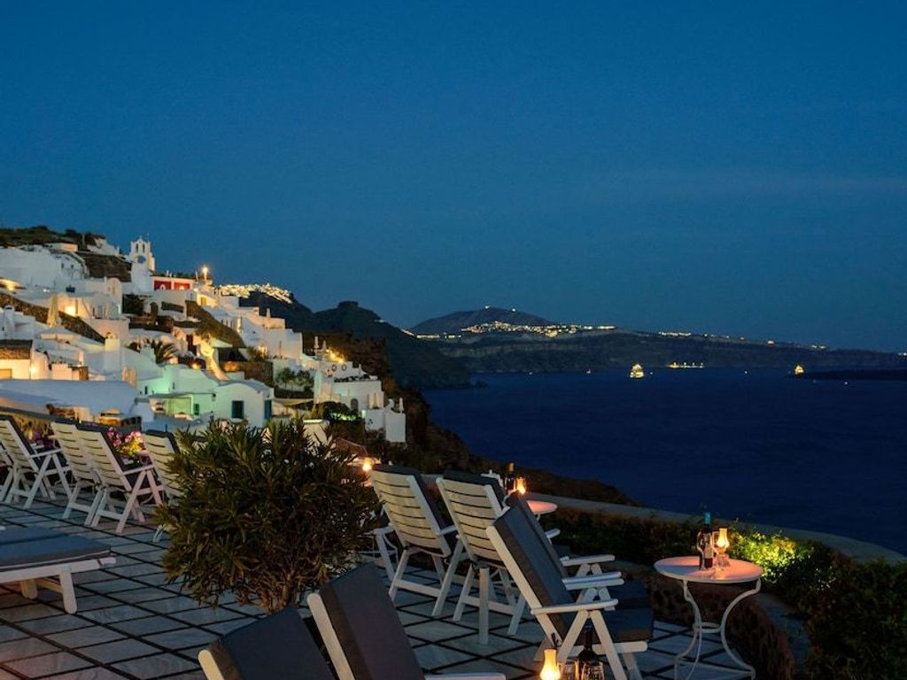Nikos Villas Hotel in Oia Santorini