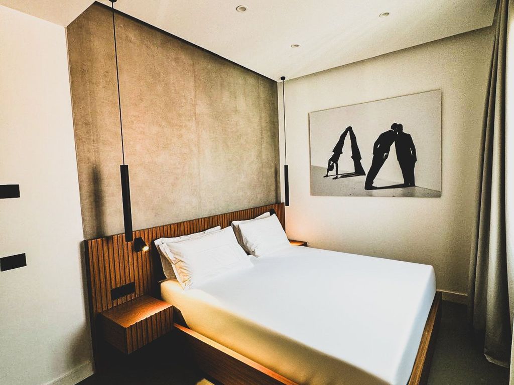 J Maluni City Hotel