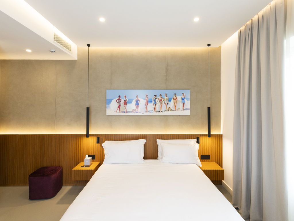 J Maluni City Hotel