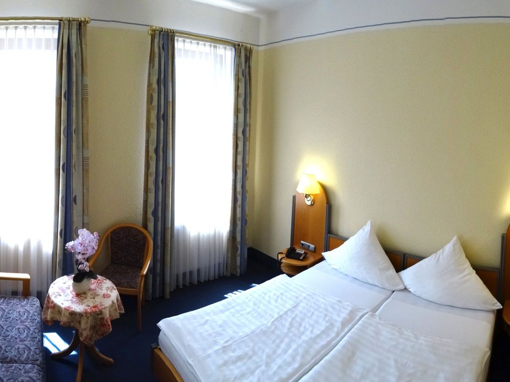 Zur Krone Hotel