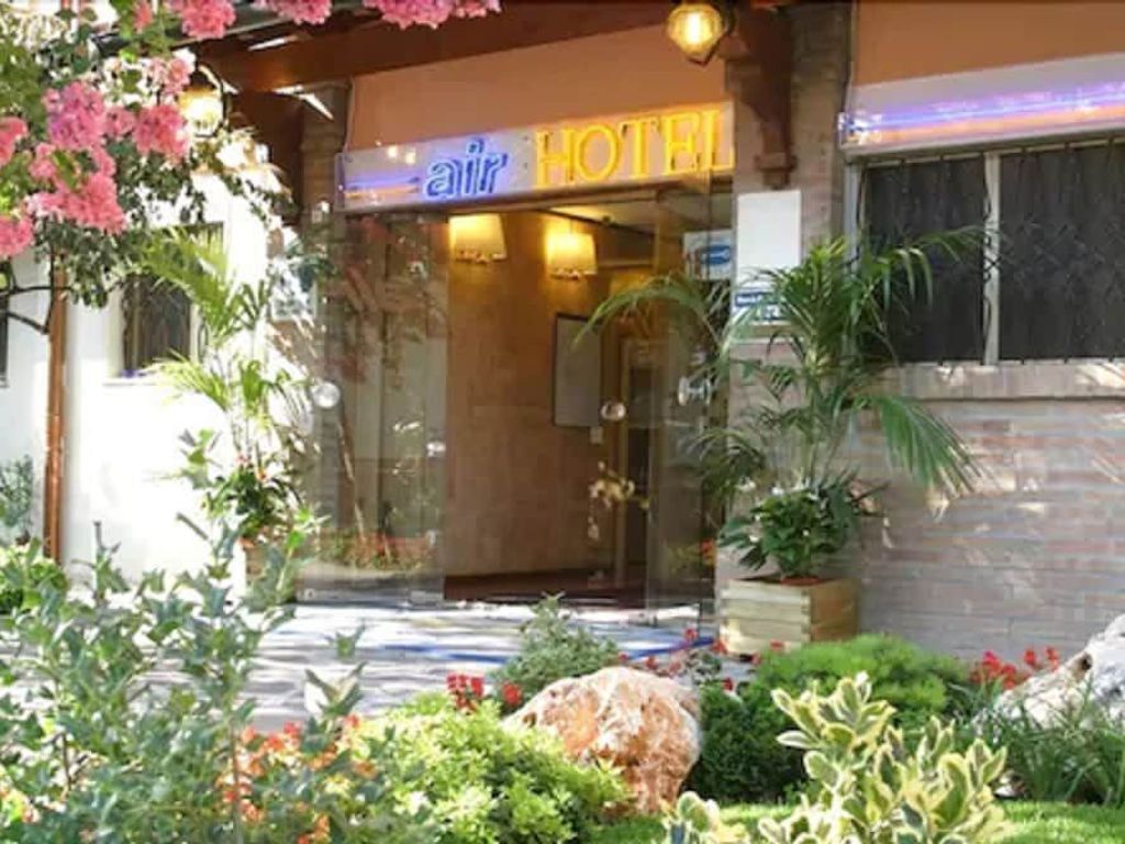 Air Hotel