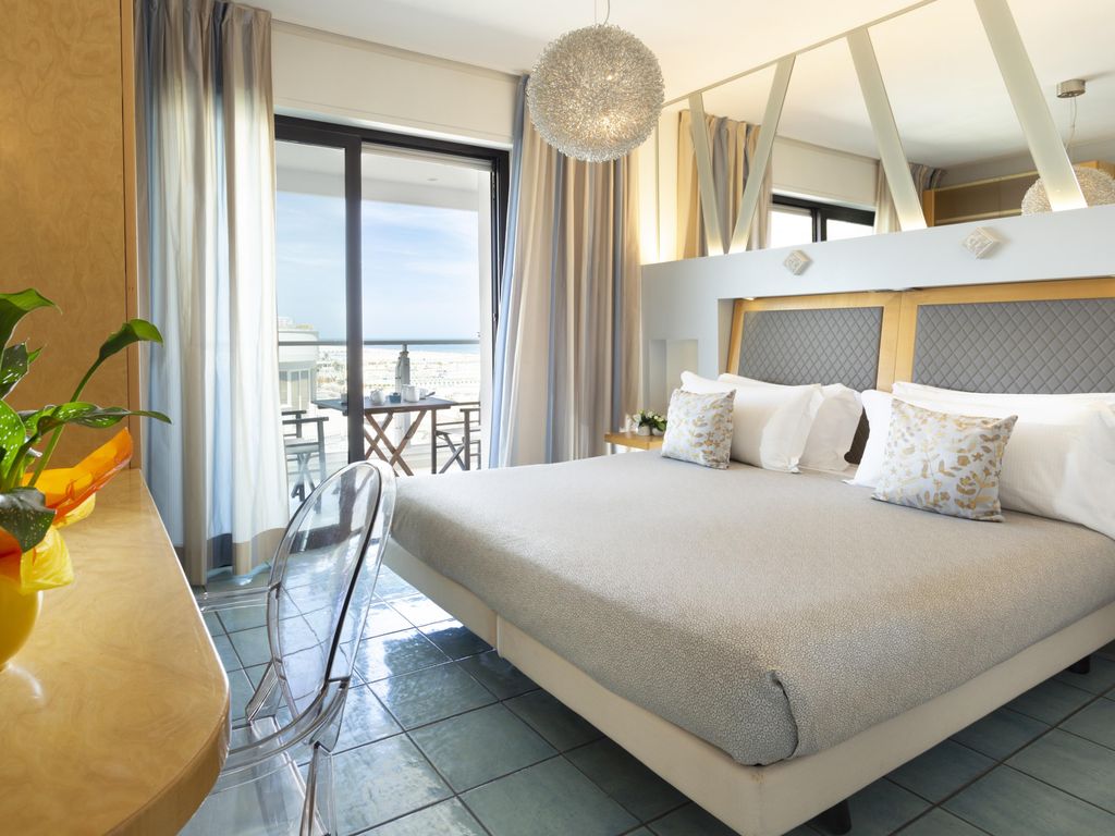 Club House Hotel