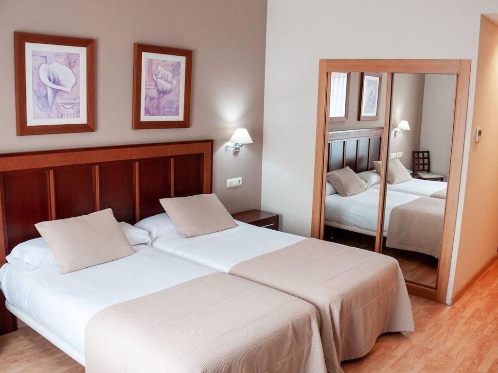 Hotel Santiago de León