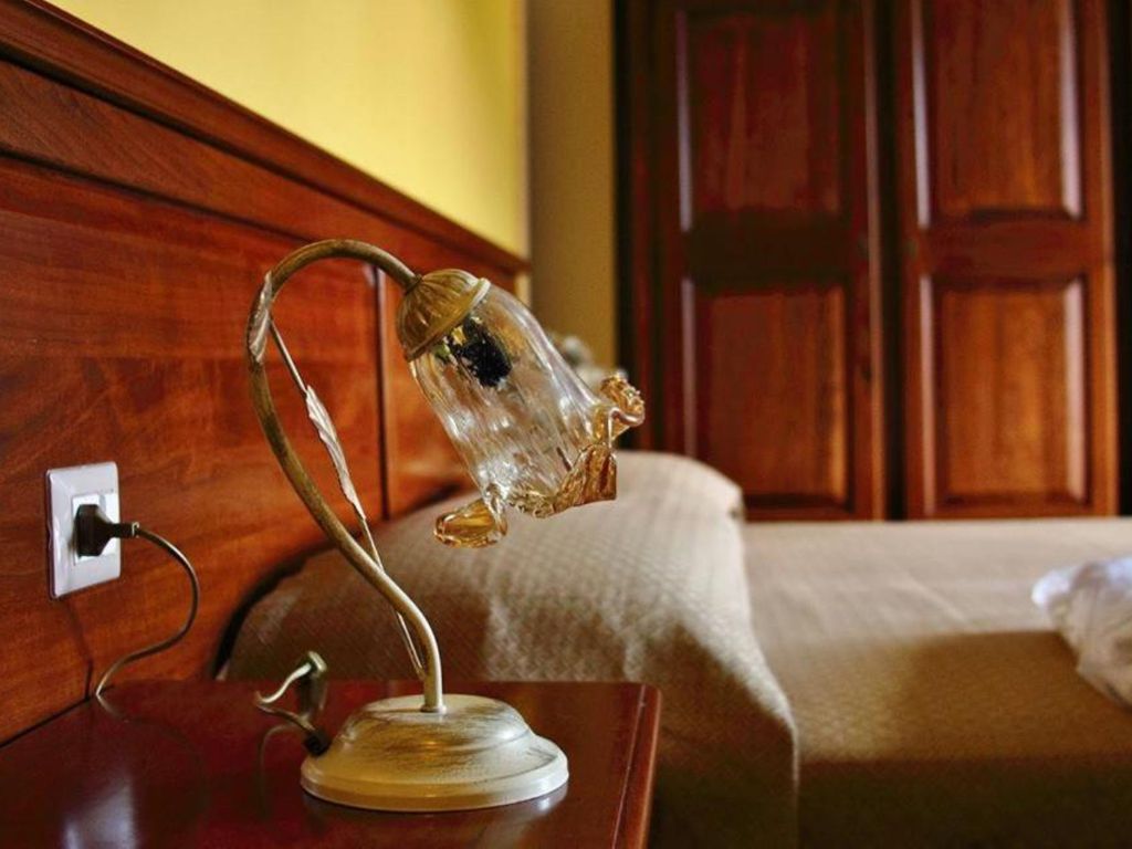BORGO PATIERNO AGRISTOR COUNTRY HOUSE