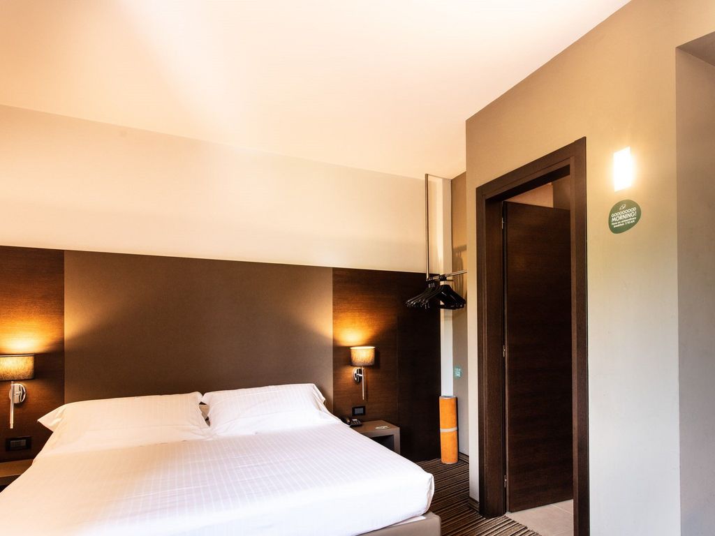 Sweet Hotel