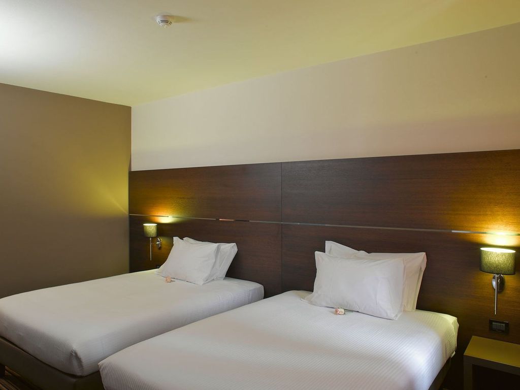 Sweet Hotel