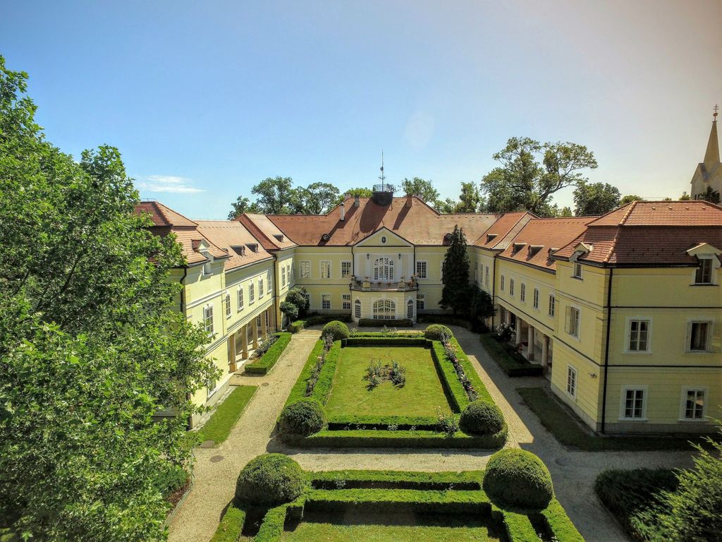 Szidonia Kastelyszalloda Schlosshotel