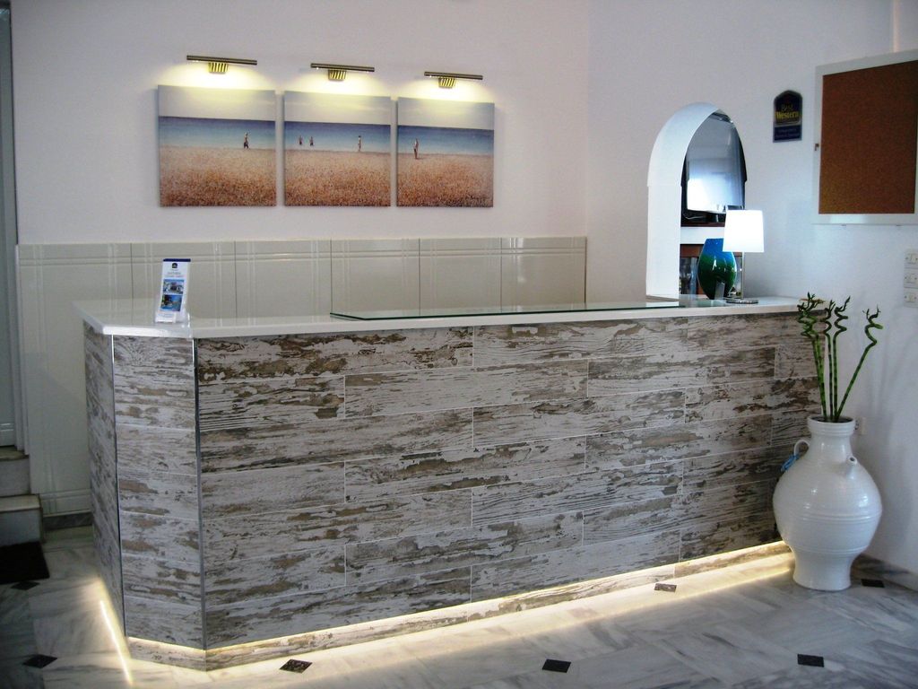 Paradise Hotel