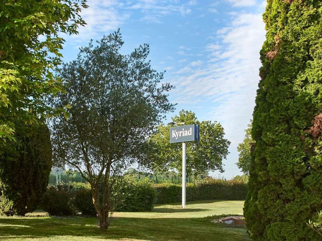 Campanile NATURE - Niort Est La Crèche