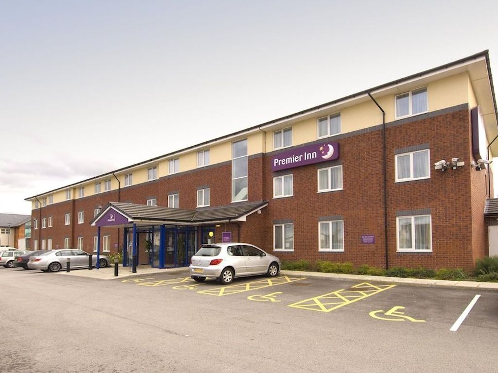 Premier Inn Warrington Central North