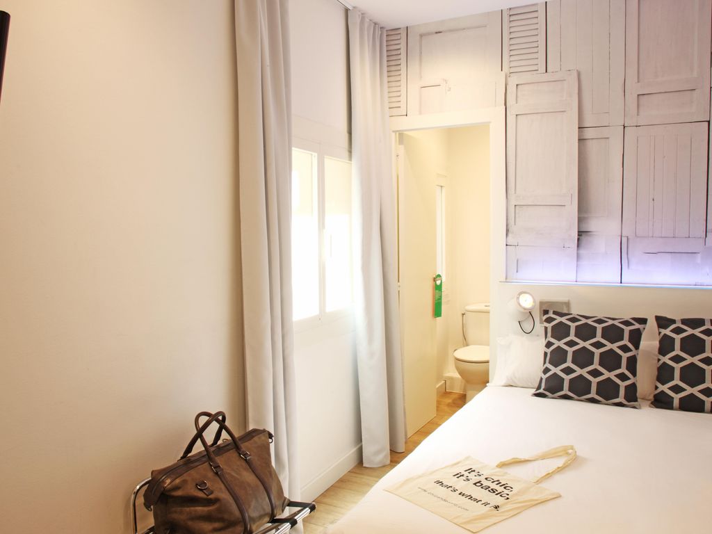 chic&basic Tallers Hostal